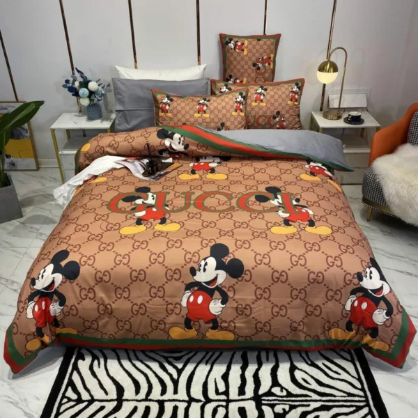 Gucci Logo Brand Bedding Set Home Decor Bedspread Bedroom Luxury