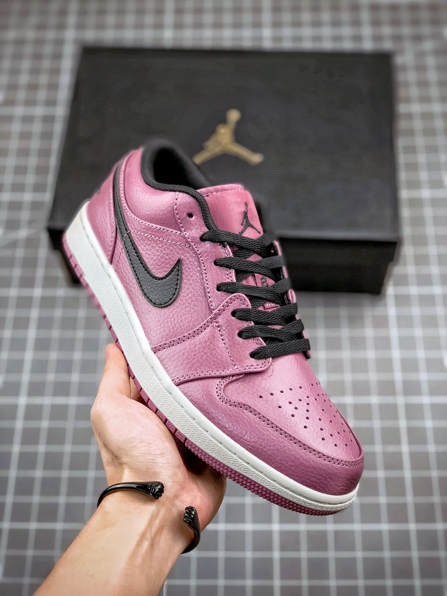 Air Jordan 1 Low Magenta DC7268-500 For Sale