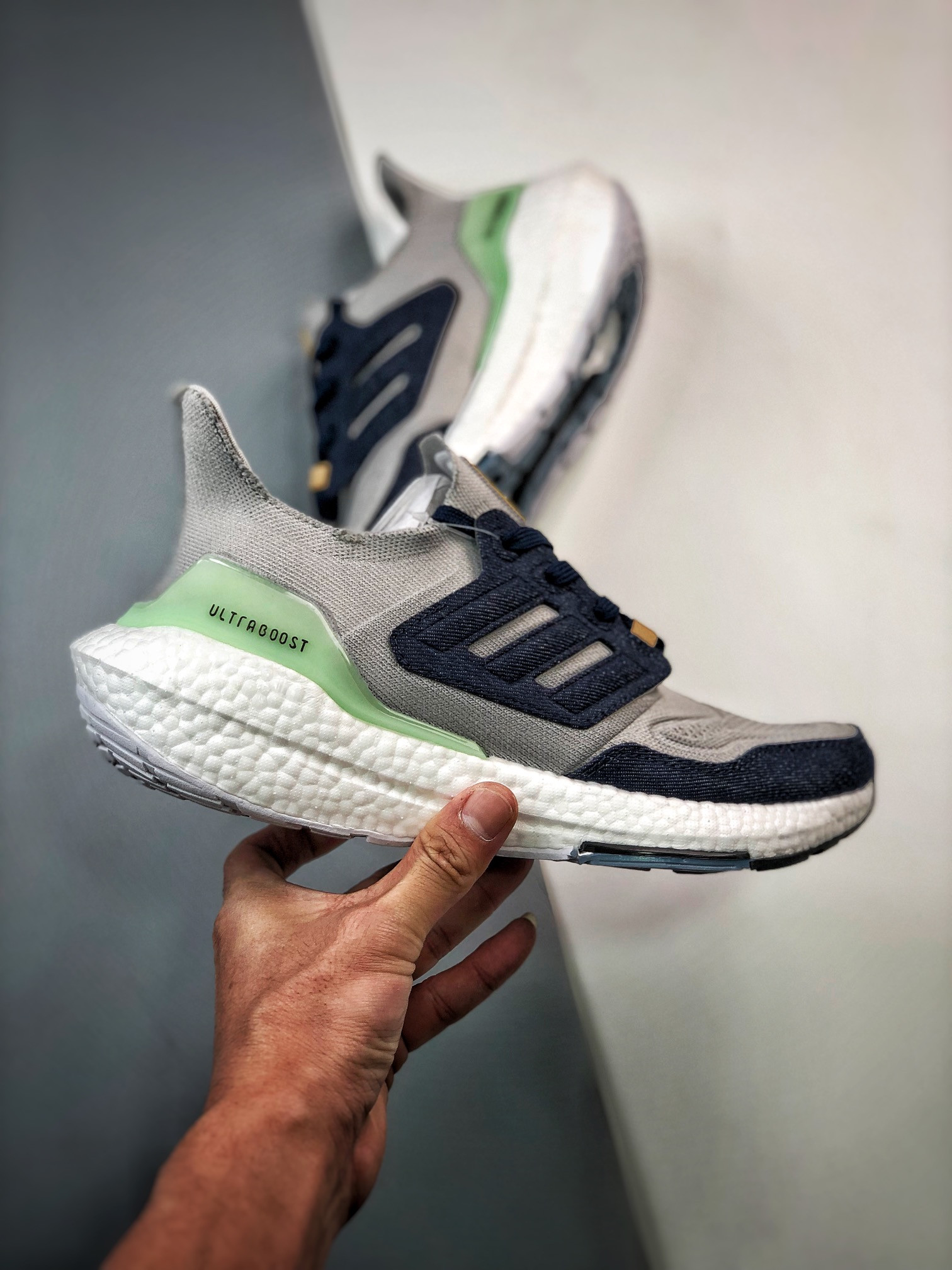 Adidas Ultra Boost 22 Halo Silver Shadow Navy GX9158 For Sale