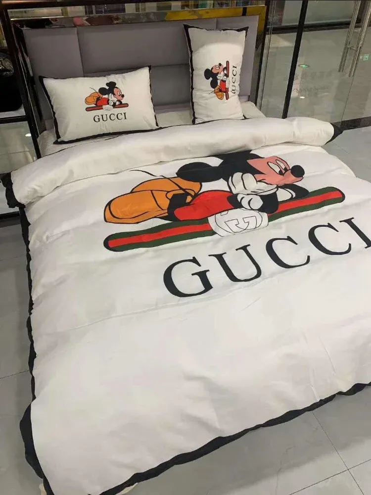 Gucci White Mickey Logo Brand Bedding Set Bedspread Luxury Home Decor Bedroom