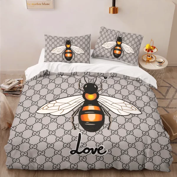 Gucci Bee Blindlove Louis Vuitton Logo Brand Bedding Set Luxury Bedspread Bedroom Home Decor