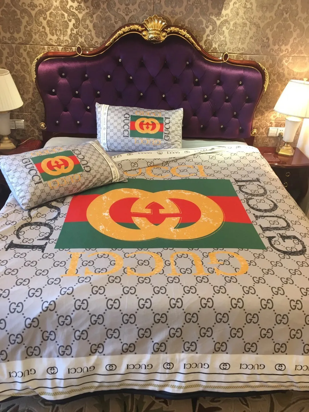 Gucci Golden Logo Brand Bedding Set Bedspread Home Decor Bedroom Luxury