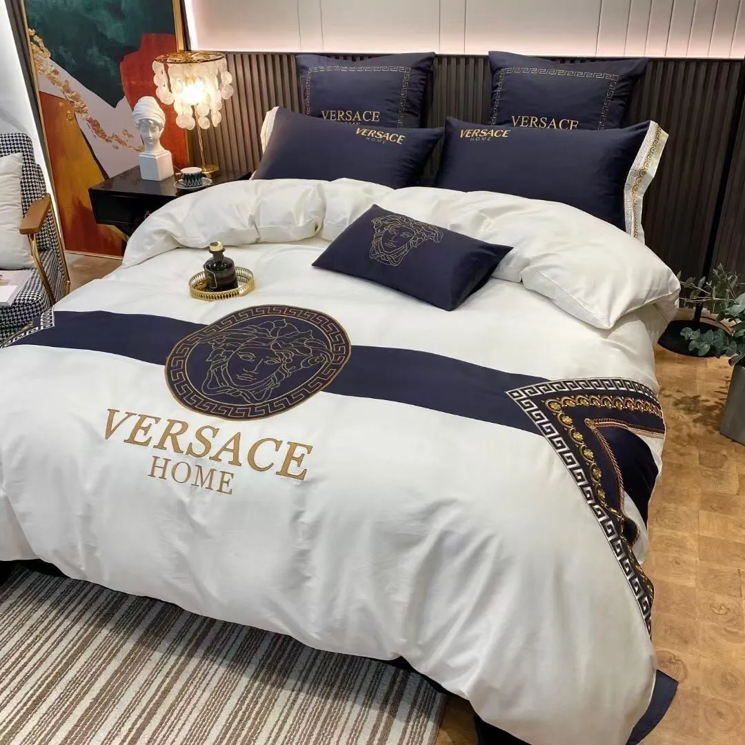 Gianni Versace Logo Brand Bedding Set Luxury Home Decor Bedroom Bedspread