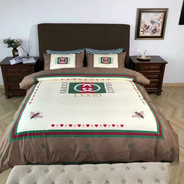 Gucci Bee Heart Logo Brand Bedding Set Home Decor Luxury Bedroom Bedspread